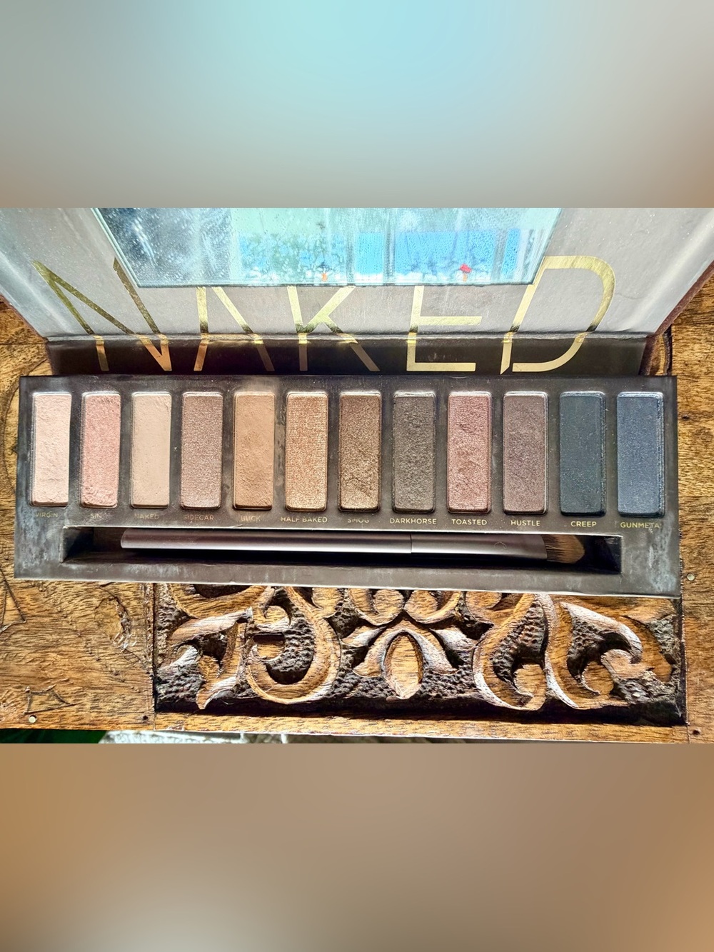 Urban Decay Naked Palette - Plum Brown Finish - Picture 4 of 5